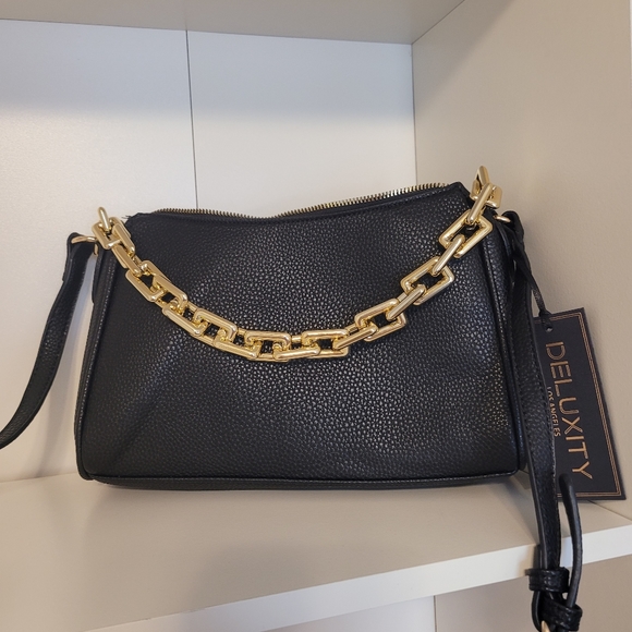 deluxity Handbags - 🌞 Deluxity Vegan Leather Black Purse